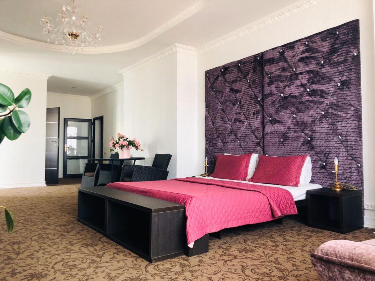 Arkpalmira Hotel Odesa Exterior photo