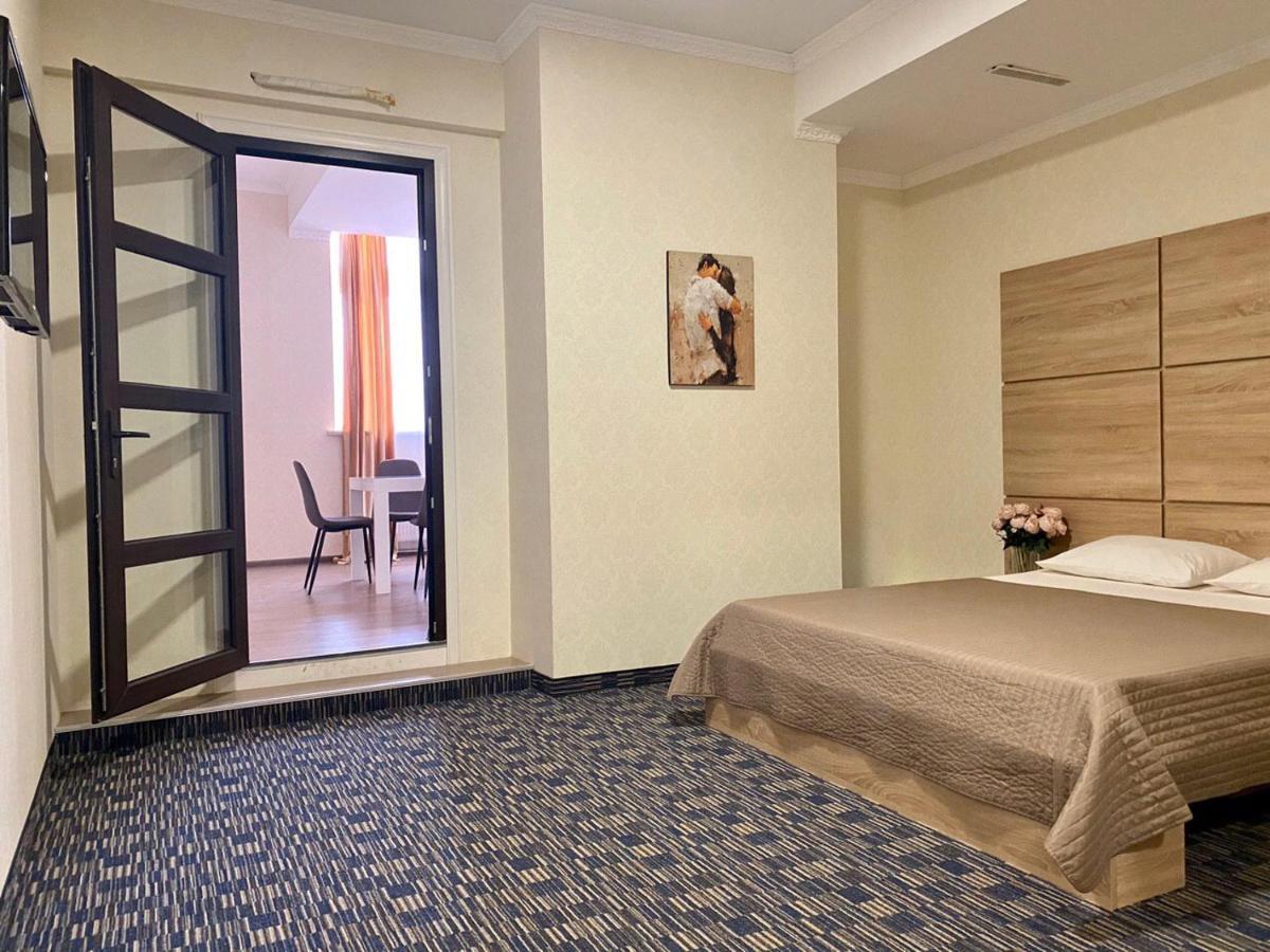 Arkpalmira Hotel Odesa Exterior photo
