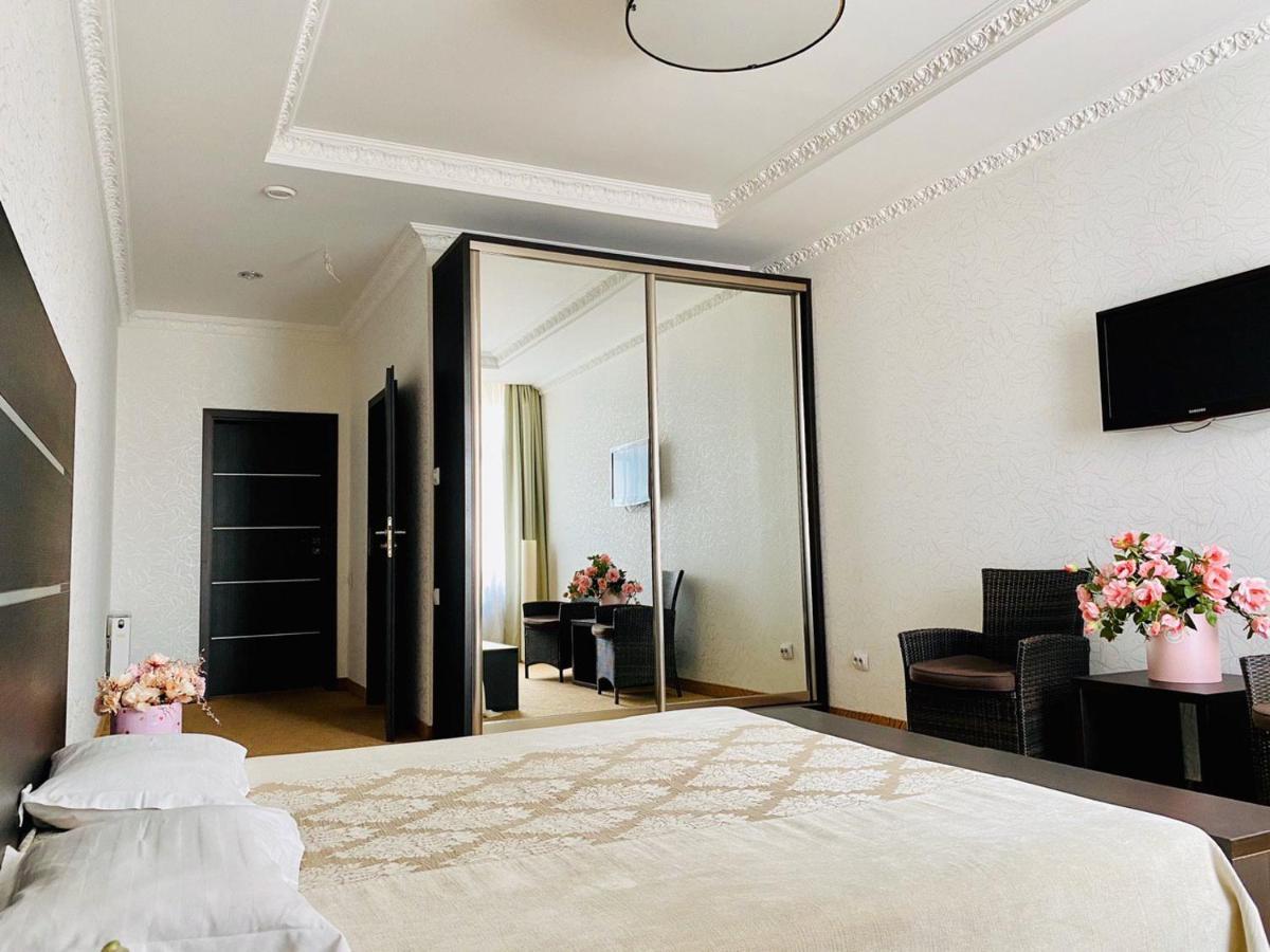 Arkpalmira Hotel Odesa Exterior photo