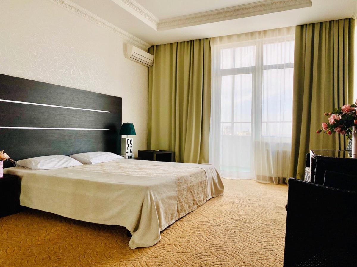 Arkpalmira Hotel Odesa Exterior photo